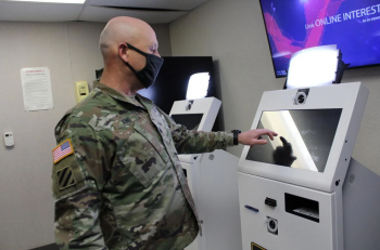Автоматизация пропускной системы в армии США через сенсорные киоски самообслуживания