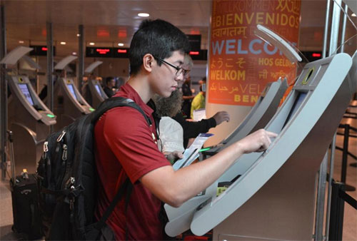 В аэропорту Бостона развернуто 30 киосков самообслуживания