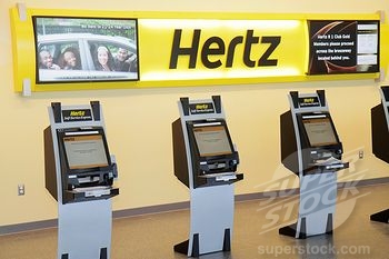 В Нью-Йорке установлены киоски аренды автомобилей Hertz
