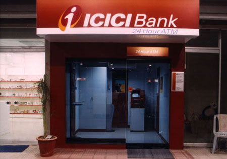 43 процента транзакции в индийском банке ICICI осуществляются через интерактивные киоски